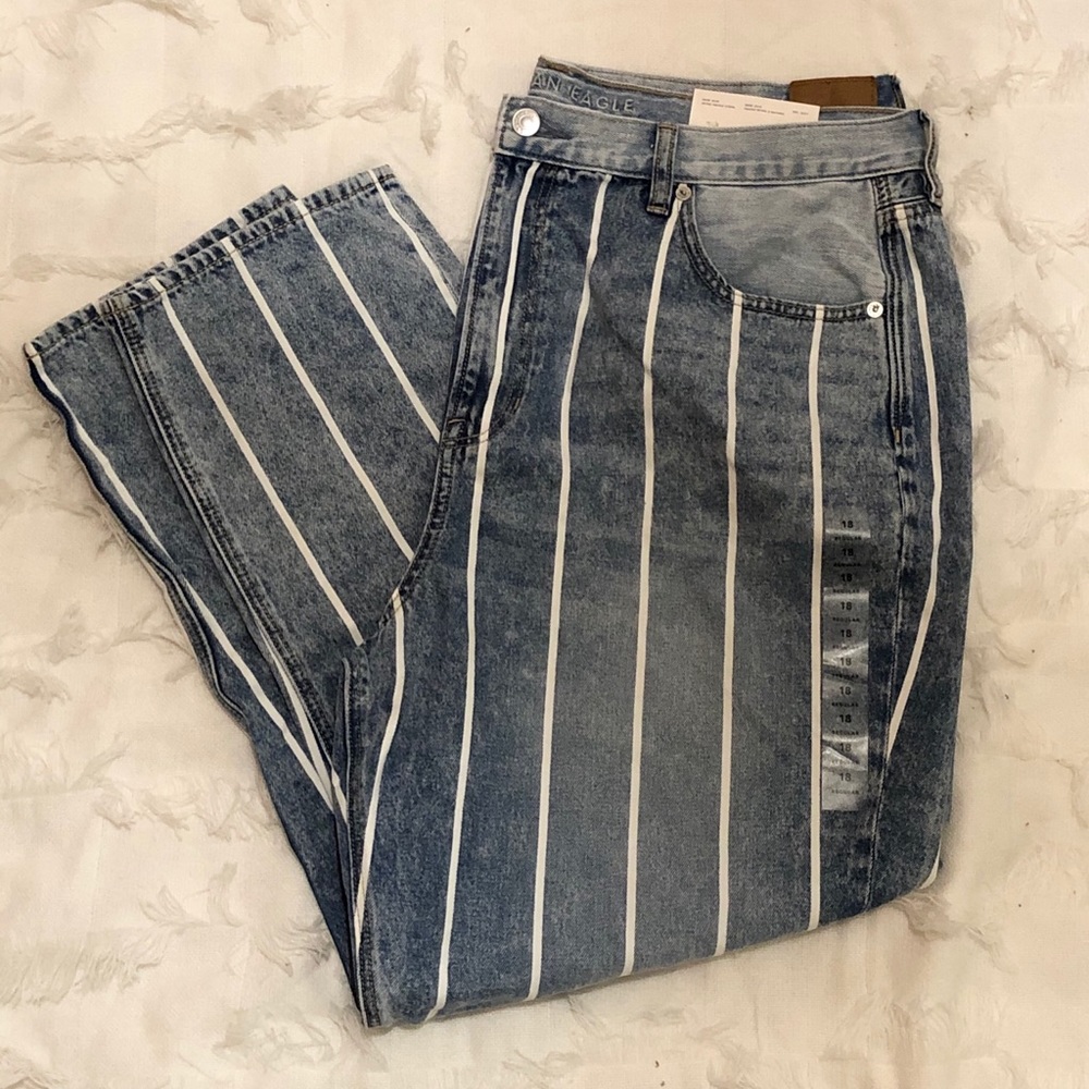 American Eagle Mom Jeans